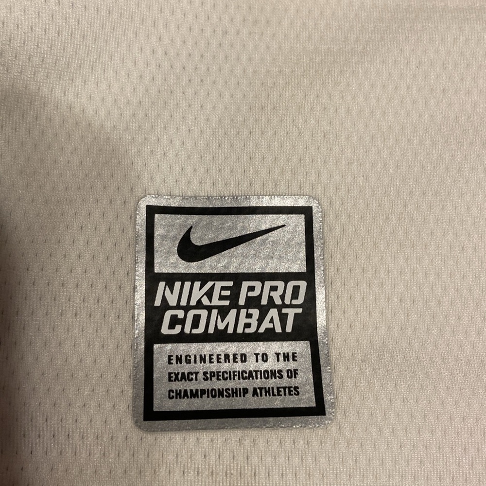 NWT NIKE Pro Combat Hyperstrong Football Base Layer - Picture 9 of 16